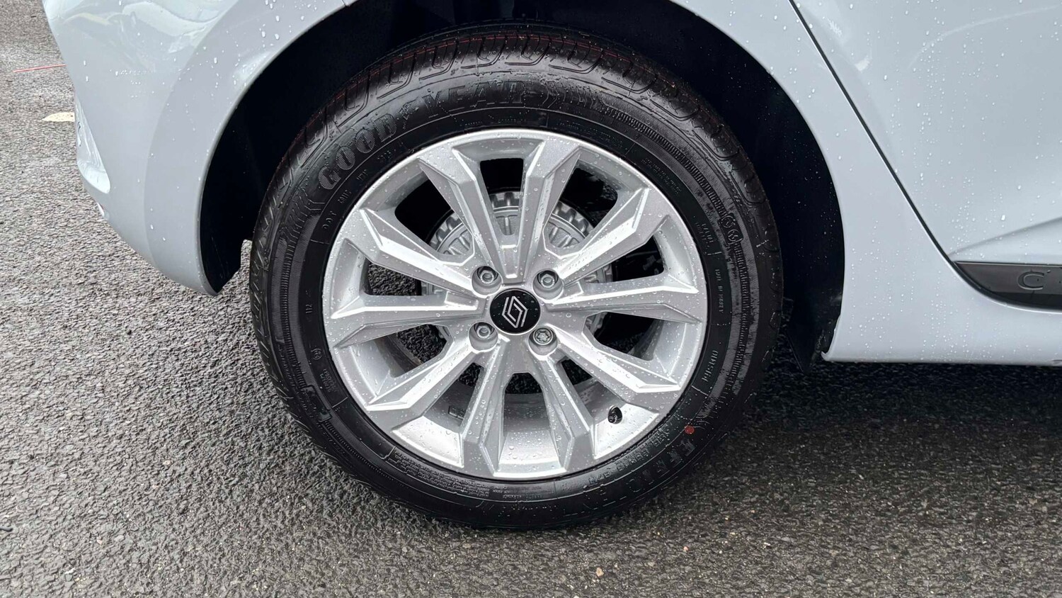 Used Renault Clio 2025 for sale - 77860806: Photo 16