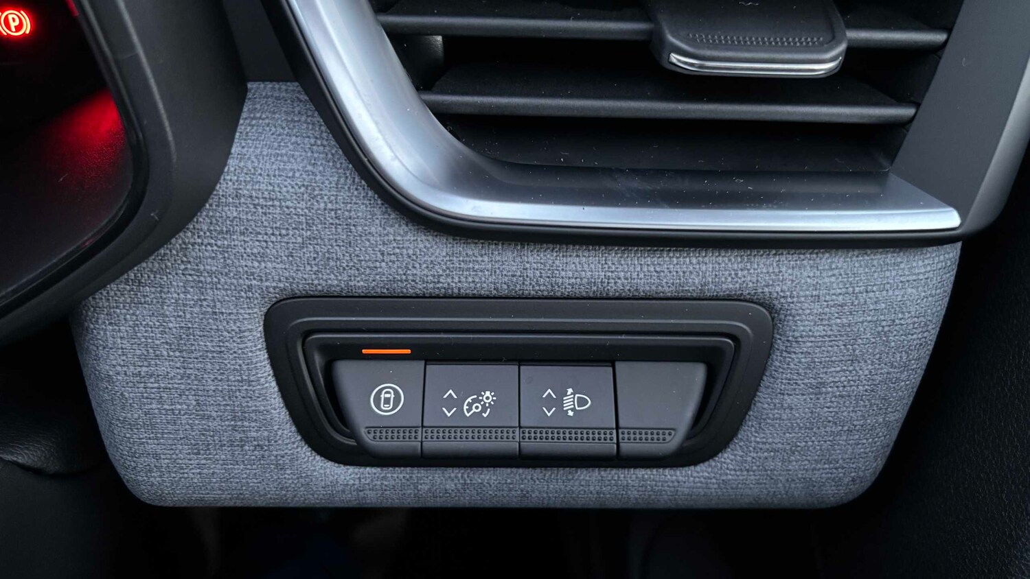 Used Renault Clio 2025 for sale - 77860806: Photo 31