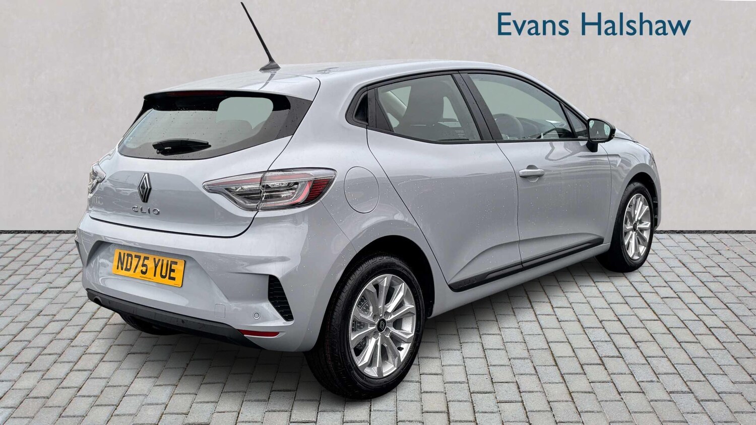 Used Renault Clio 2025 for sale - 77860806: Photo 7