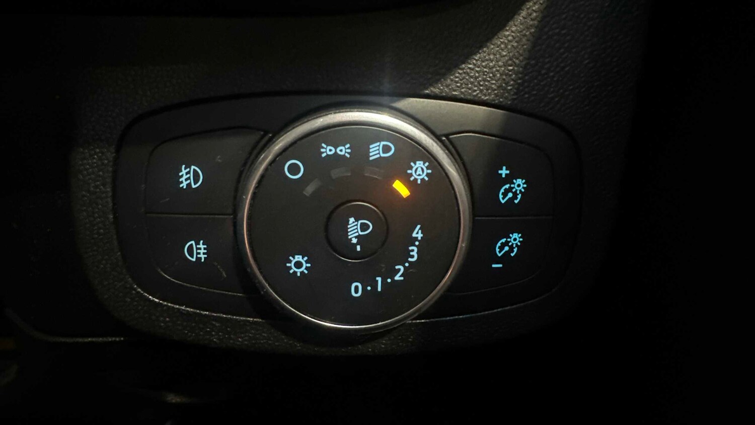 Used Ford Fiesta 2017 for sale - 77857559: Photo 16