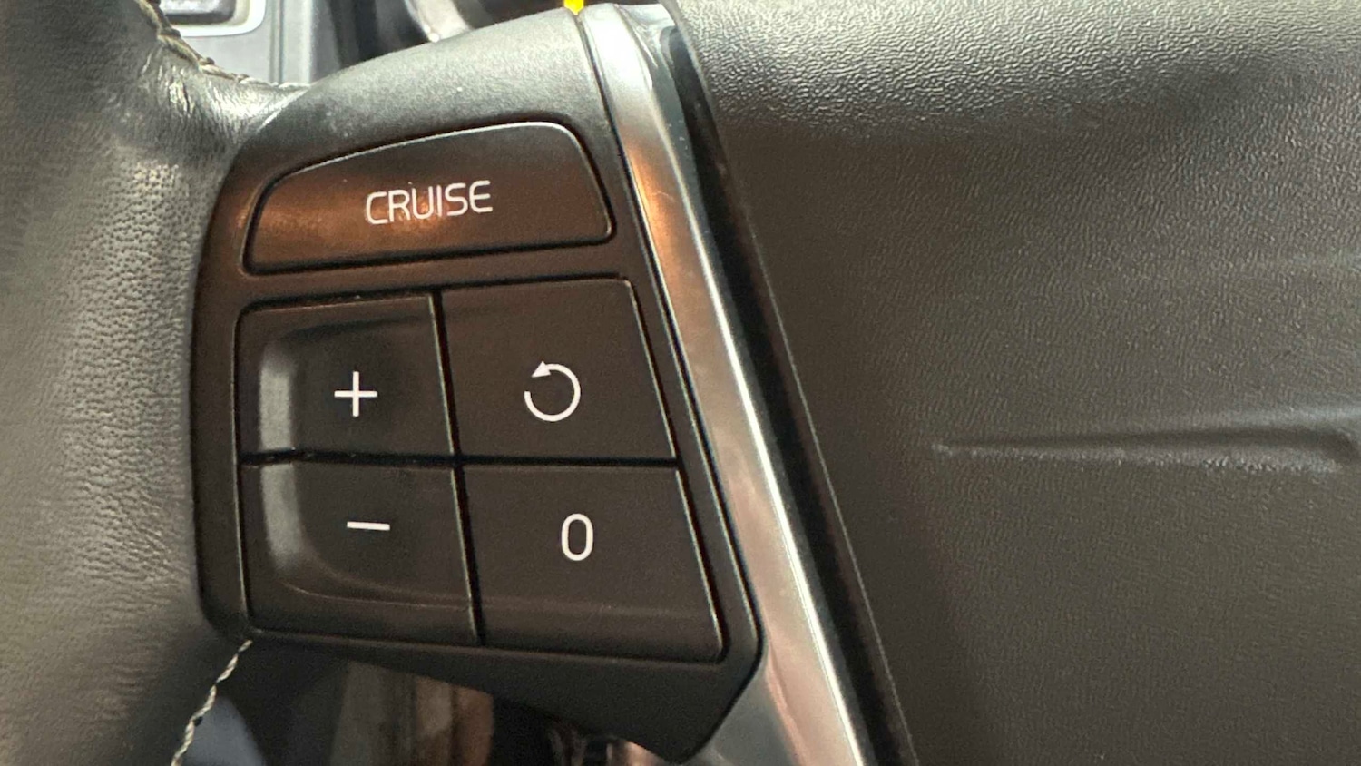 Used Volvo XC60 2017 for sale - 77972618: Photo 16