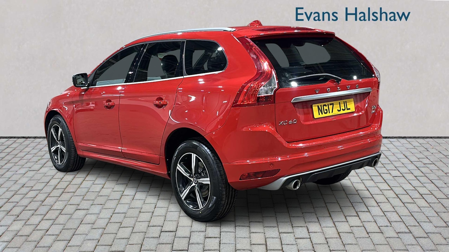 Used Volvo XC60 2017 for sale - 77972618: Photo 2