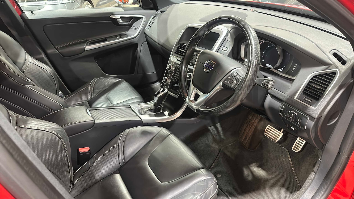 Used Volvo XC60 2017 for sale - 77972618: Photo 8