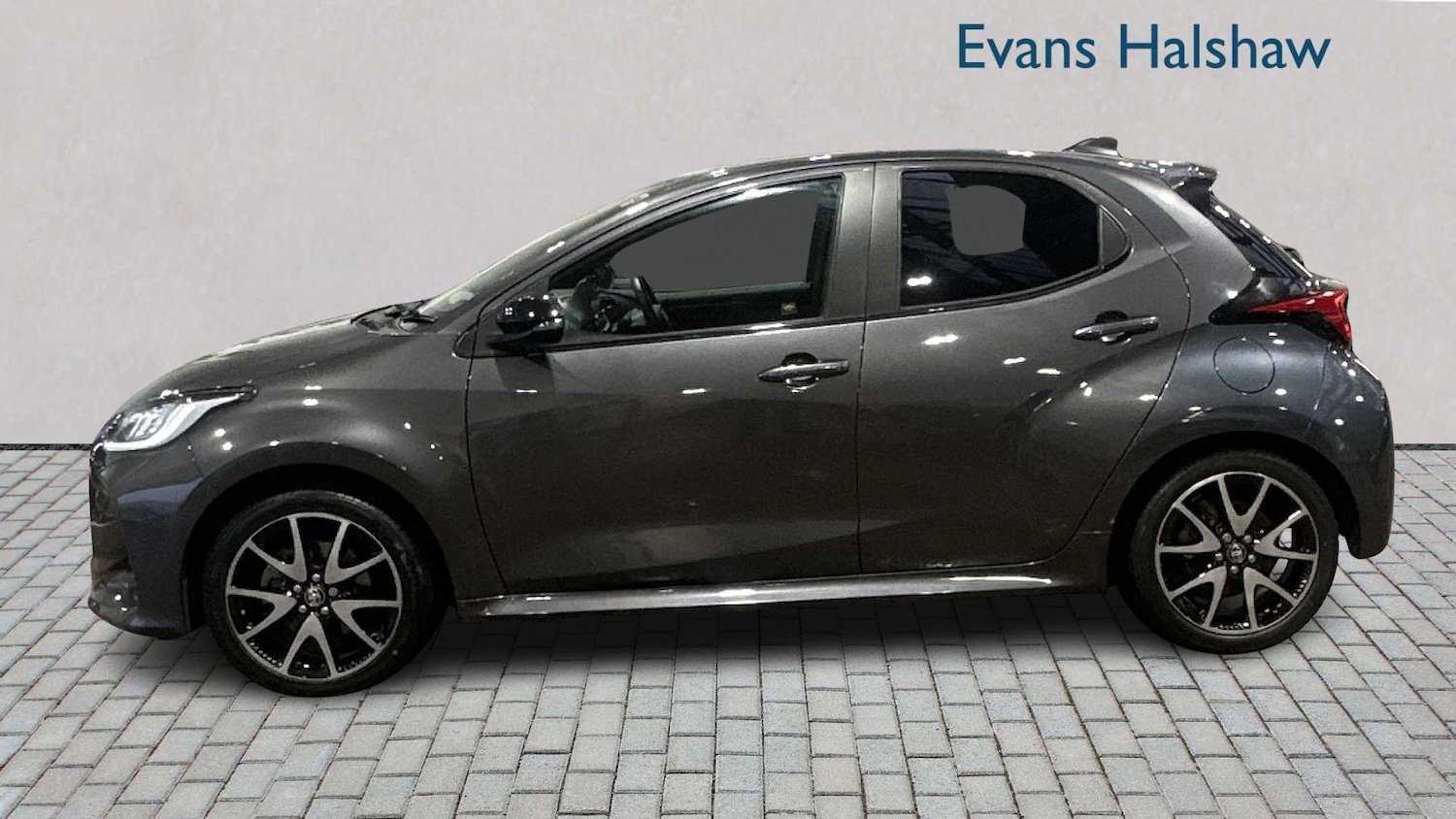 Used Toyota Yaris 2022 for sale - 77858089: Photo 3