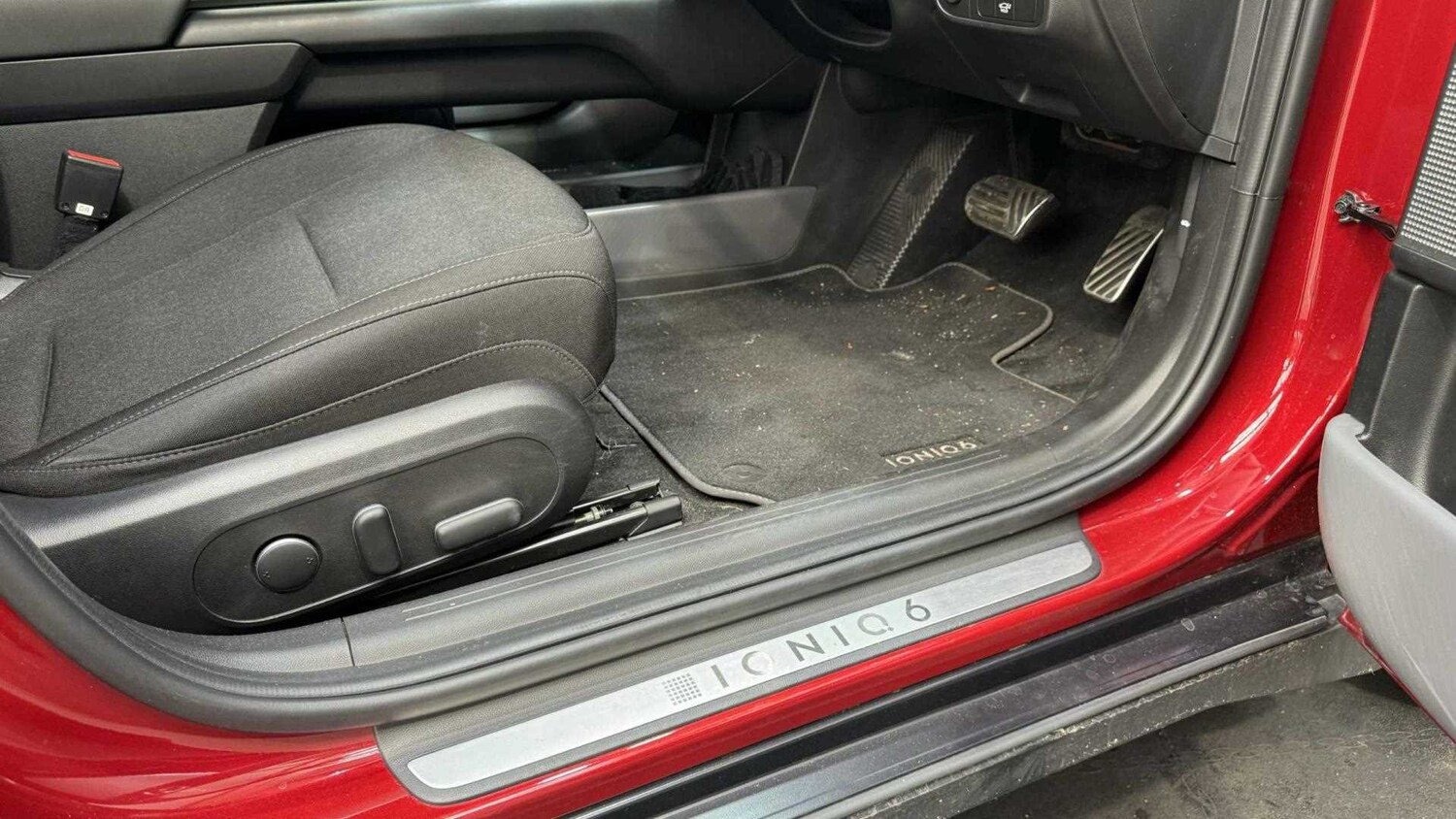 Used Hyundai IONIQ 6 2024 for sale - 77857403: Photo 27