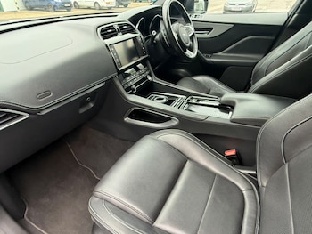 Used Jaguar F-Pace 2018 for sale - 76454594: Photo