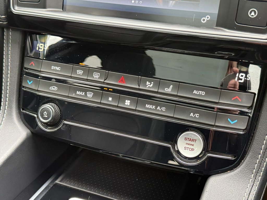 Used Jaguar F-Pace 2018 for sale - 76454594: Photo 37