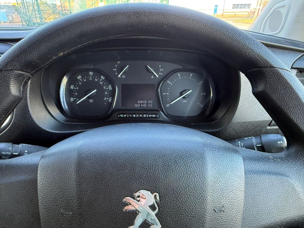 Used Peugeot Expert 2018 for sale - 77436918: Photo 9