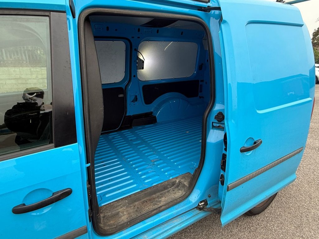 Used Volkswagen Caddy Maxi 2015 for sale - 76672544: Photo 2