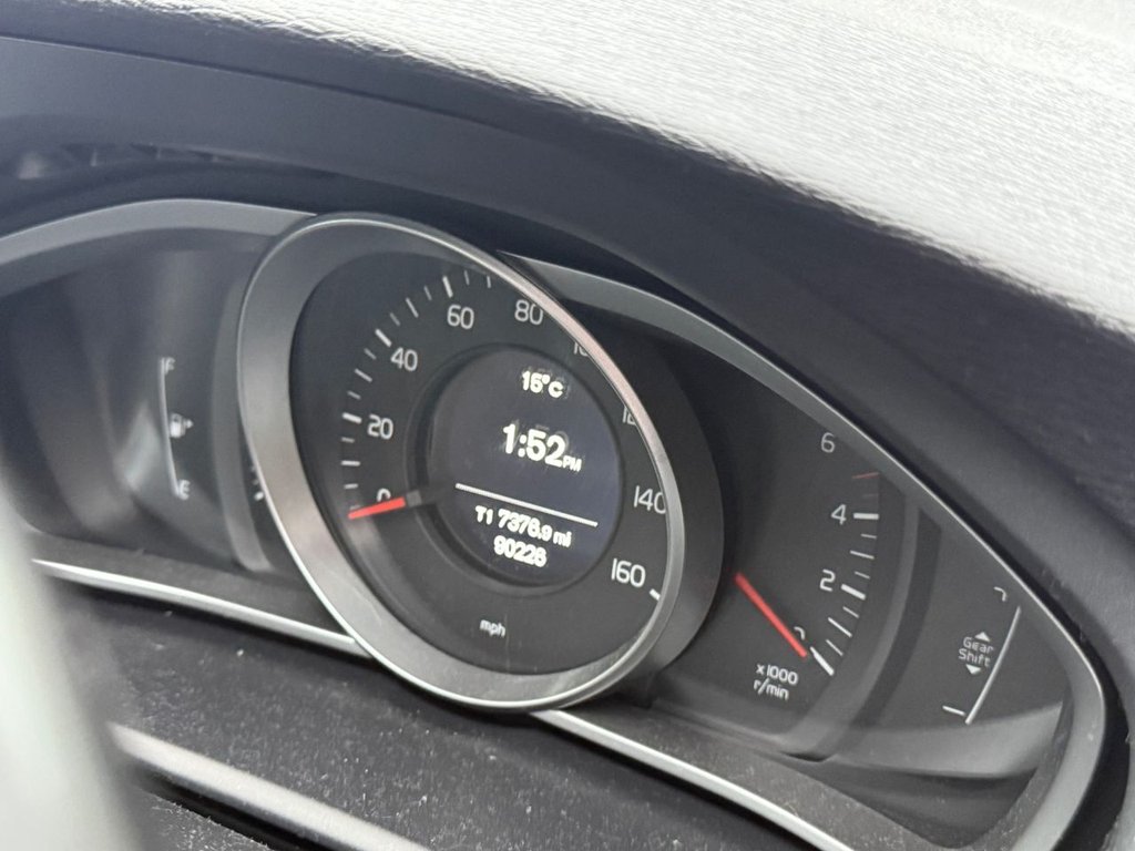 Used Volvo V40 2015 for sale - 76883600: Photo 10