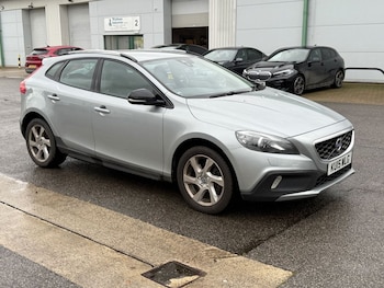 Used Volvo V40 2015 for sale - 76883600: Photo