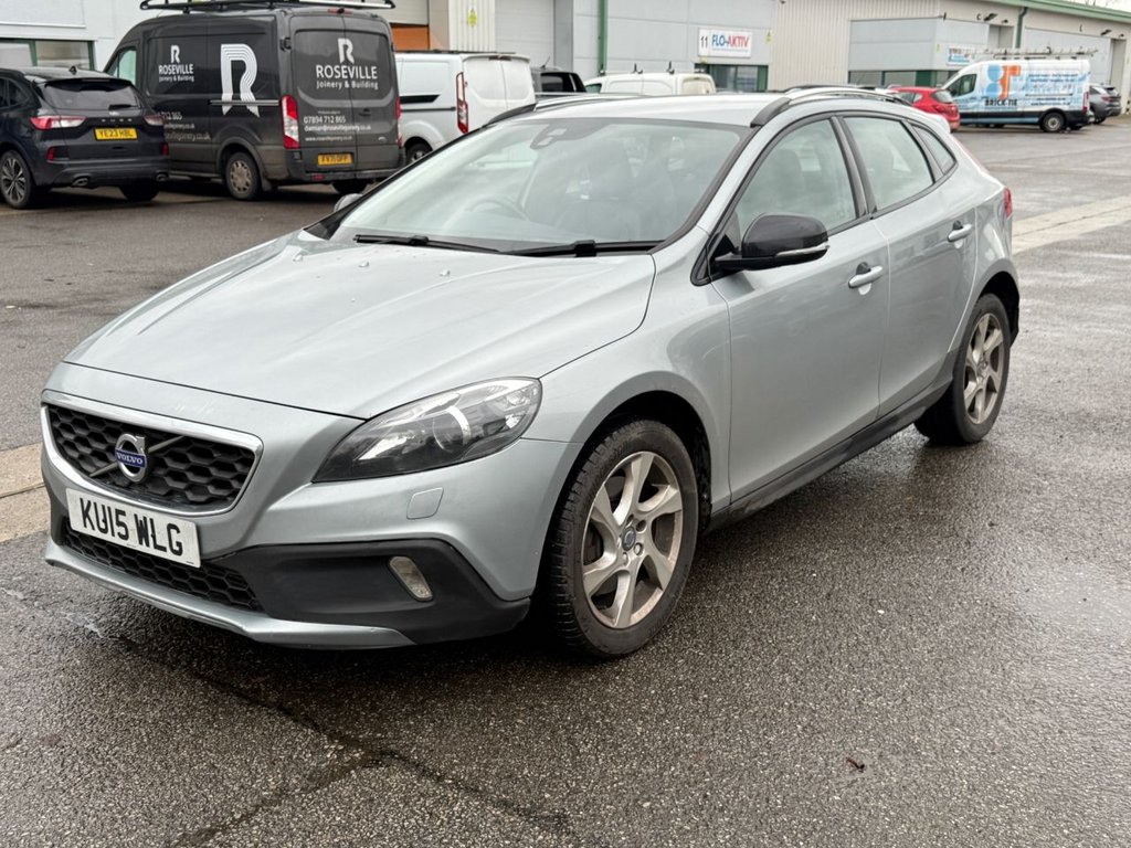 Used Volvo V40 2015 for sale - 76883600: Photo 3