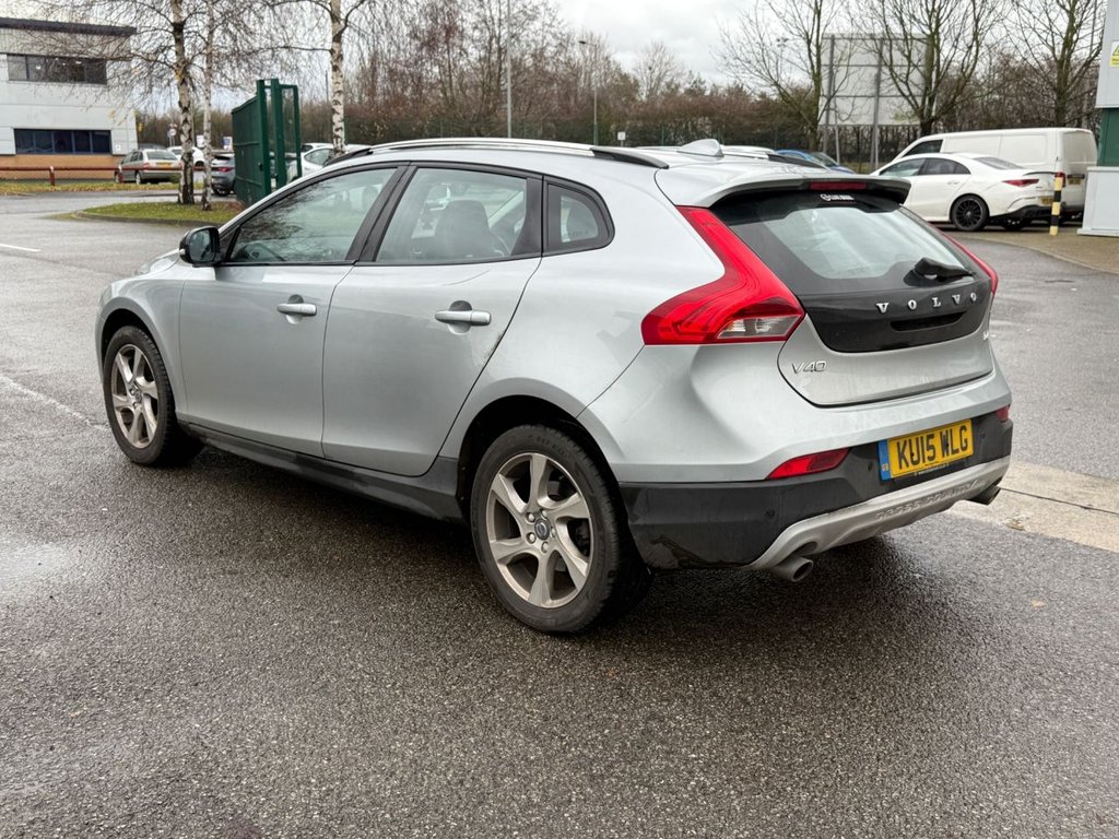 Used Volvo V40 2015 for sale - 76883600: Photo 5