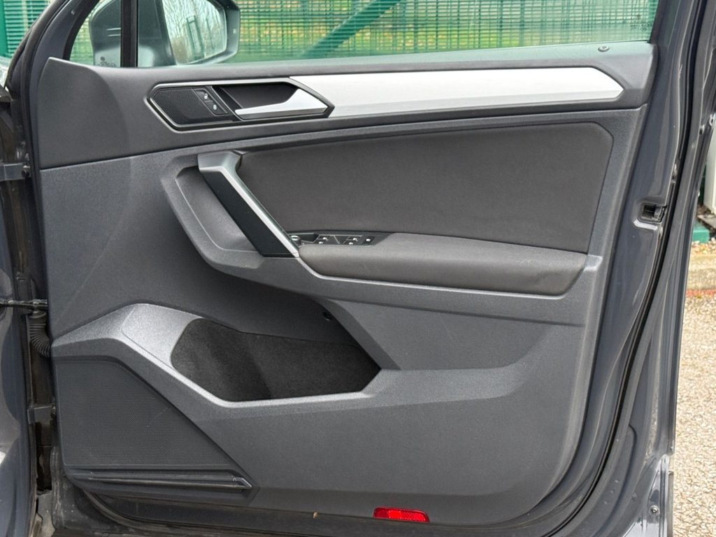 Used Volkswagen Tiguan 2017 for sale - 76950702: Photo 28