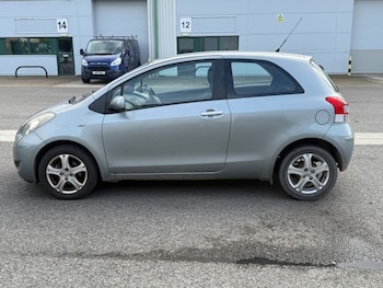Used Toyota Yaris 2010 for sale - 76010441: Photo