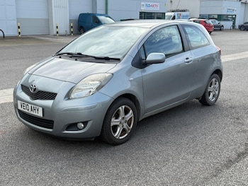 Used Toyota Yaris 2010 for sale - 76010441: Photo