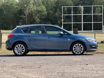 Used Vauxhall Astra 2012 for sale - 79305624: Photo
