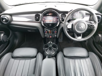 Used MINI Hatch 2023 for sale - 79364200: Photo