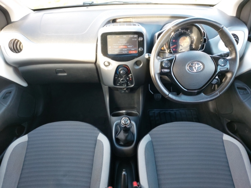 Used Toyota AYGO 2018 for sale - 77168809: Photo 2