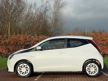 Used Toyota AYGO 2018 for sale - 77168809: Photo