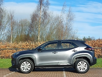 Used Toyota Yaris Cross 2022 for sale - 77690085: Photo