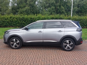 Used Peugeot 5008 2023 for sale - 79447392: Photo
