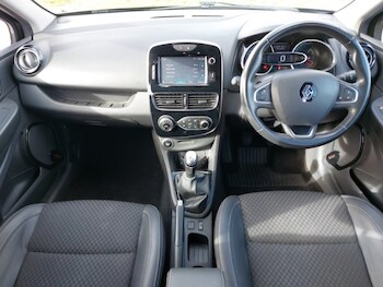 Used Renault Clio 2017 for sale - 77656858: Photo