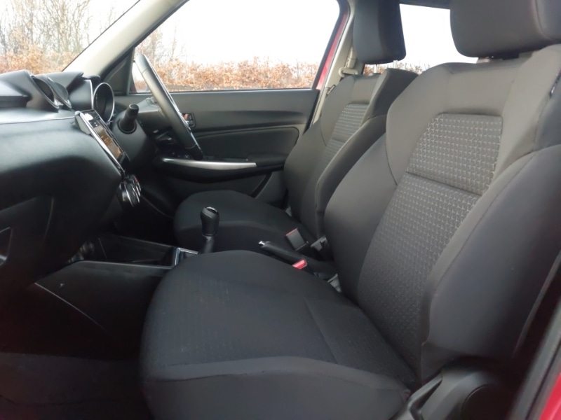 Used Suzuki Swift 2022 for sale - 76800275: Photo 5