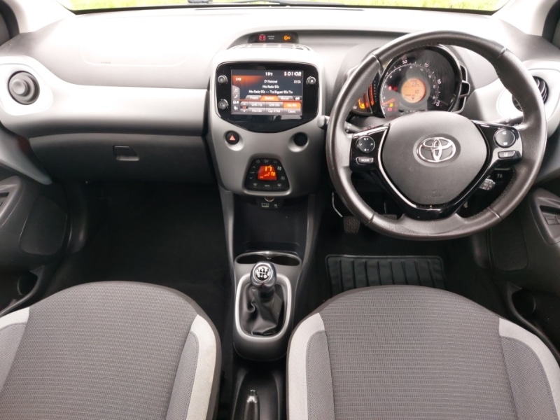 Used Toyota AYGO 2020 for sale - 76335529: Photo 2