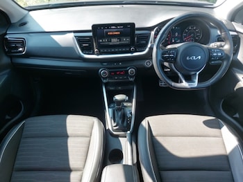 Used Kia Stonic 2023 for sale - 79207609: Photo