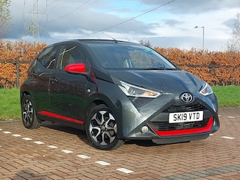 2019 - 1.0 VVT-i X-Trend TSS 5dr [Bi-tone]