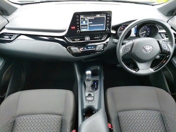 Used Toyota C-HR 2022 for sale - 76264866: Photo