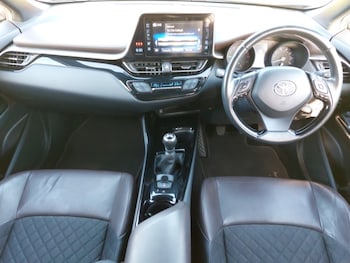 Used Toyota C-HR 2017 for sale - 78126147: Photo