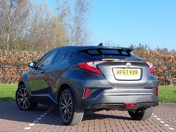 Used Toyota C-HR 2017 for sale - 78126147: Photo