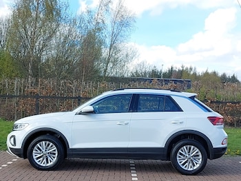 Used Volkswagen T-Roc 2023 for sale - 78243720: Photo