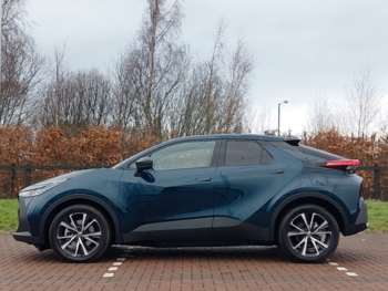 Used Toyota C-HR 2024 for sale - 74051378: Photo
