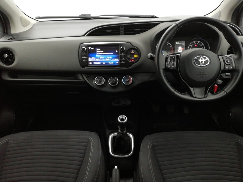 Used Toyota Yaris 2017 for sale - 77767267: Photo 2