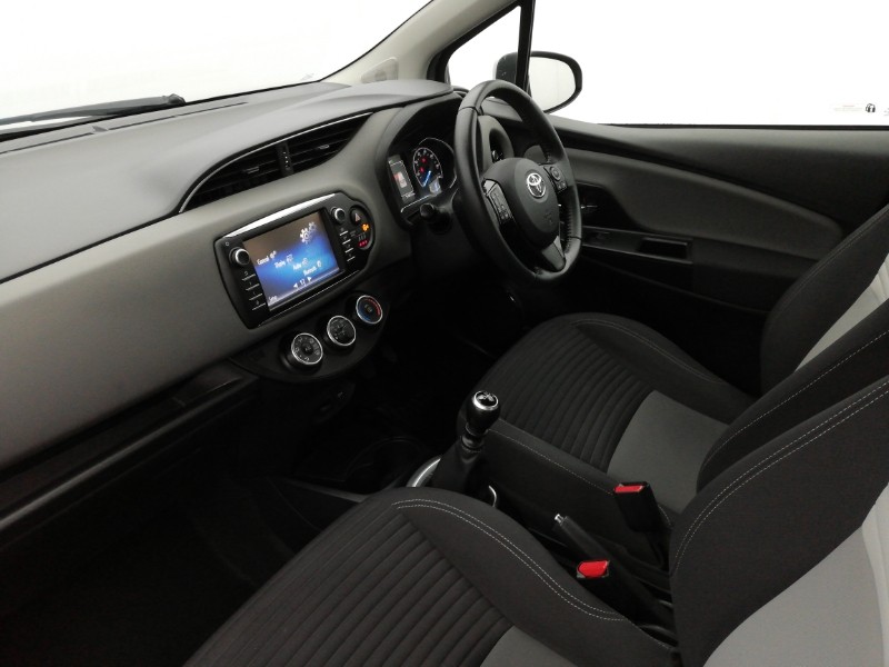 Used Toyota Yaris 2017 for sale - 77767267: Photo 5