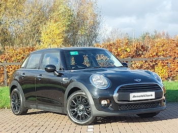 Used MINI Hatch 2018 for sale - 76533228: Photo