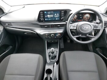 Used Hyundai i20 2022 for sale - 77690100: Photo