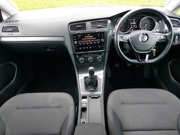 Used Volkswagen Golf 2019 for sale - 77644378: Photo