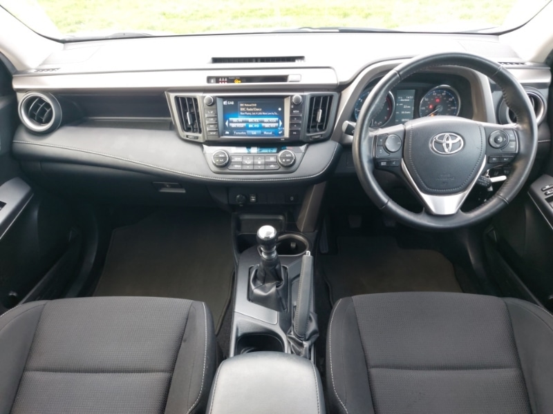 Used Toyota RAV4 2017 for sale - 77695031: Photo 2