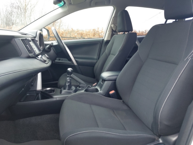 Used Toyota RAV4 2017 for sale - 77695031: Photo 5