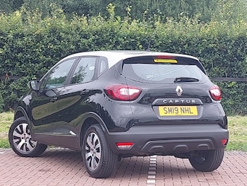 Used Renault Captur 2019 for sale - 75442421: Photo