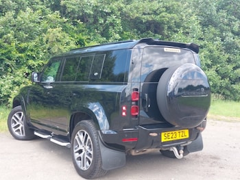 Used Land Rover Defender 2023 for sale - 79006332: Photo