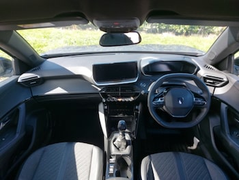Used Peugeot 2008 2023 for sale - 75645345: Photo