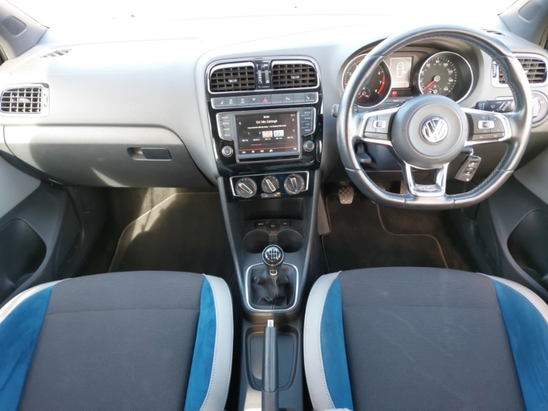 Used Volkswagen Polo 2015 for sale - 78085332: Photo 2