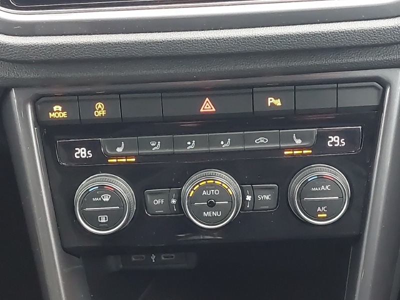 Used Volkswagen T-Roc 2021 for sale - 77467111: Photo 16