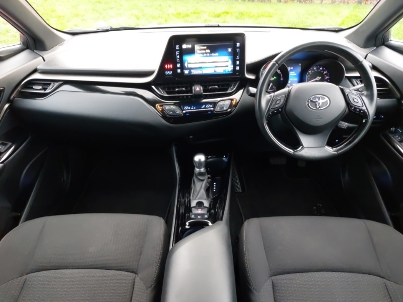 Used Toyota C-HR 2019 for sale - 76566867: Photo 2