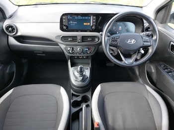 Used Hyundai i10 2023 for sale - 78041180: Photo